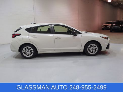 Used 2024 Subaru Impreza 2.0i AWD/4WD image 2