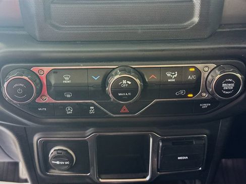 Used 2023 Jeep Wrangler Unlimited Sport AWD/4WD image 17