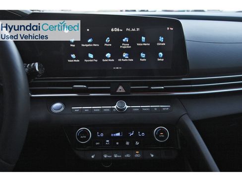 Certified 2025 Hyundai Elantra Limited FWD image 24