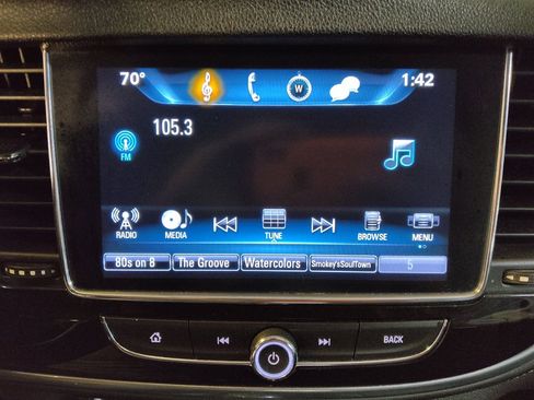 Used 2020 Buick Encore Preferred FWD image 25