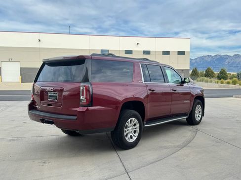 Used 2017 GMC Yukon XL SLT AWD/4WD image 5
