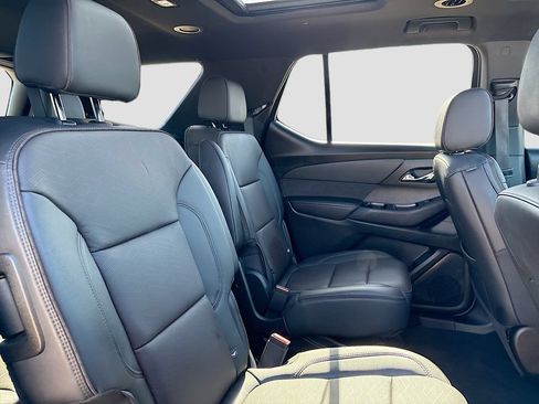 Used 2023 Chevrolet Traverse High Country AWD/4WD image 30