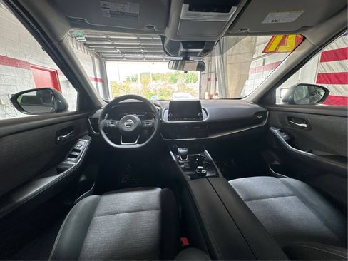 Used 2021 Nissan Rogue SV AWD/4WD image 23