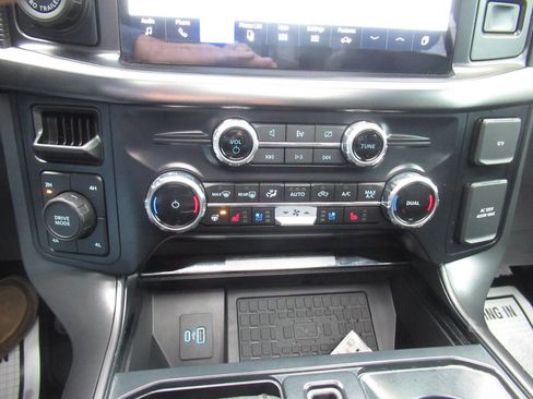 Used 2024 Ford F150 Lariat w/ Equipment Group 502A High AWD/4WD image 29