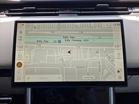 Used 2025 Land Rover Range Rover SE AWD/4WD image 15
