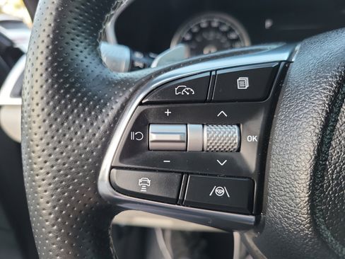 Certified 2025 Genesis G70 2.5T image 7