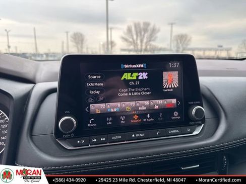 Used 2023 Nissan Rogue S image 16