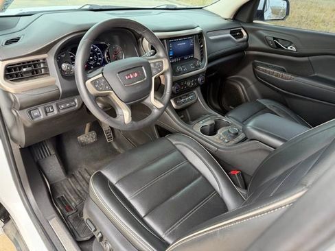 Used 2021 GMC Acadia Denali image 11