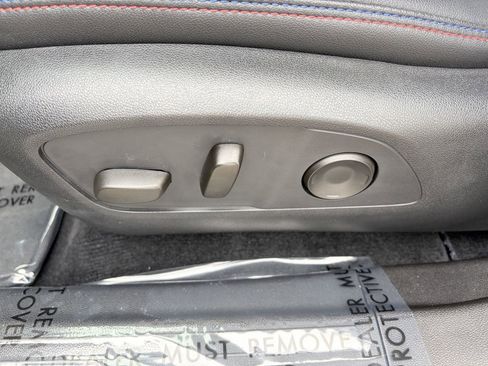Used 2024 Chevrolet Equinox EV RS FWD image 20