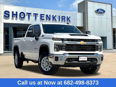 Used 2024 Chevrolet Silverado 2500 LT image 1