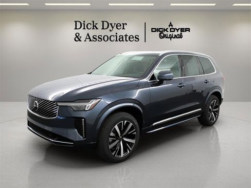 New 2025 Volvo XC90 B6 Core w/ Protection Package image 4