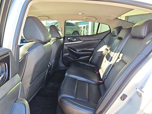 Used 2018 Nissan Maxima 3.5 SV image 8