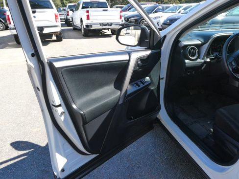 Used 2016 Toyota RAV4 LE image 11