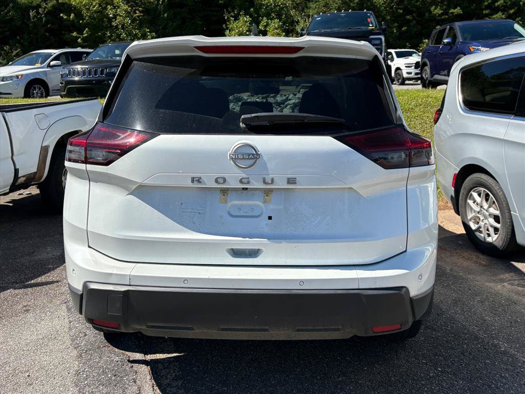Used 2025 Nissan Rogue S FWD image 7