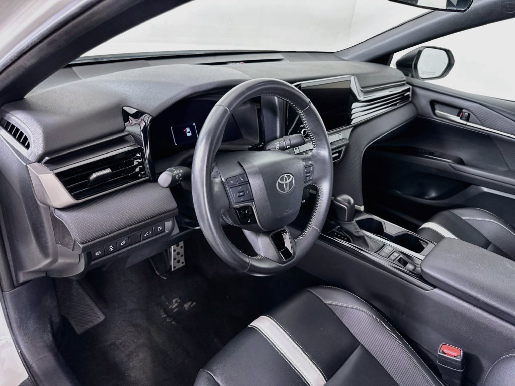 Certified 2025 Toyota Camry SE FWD image 9
