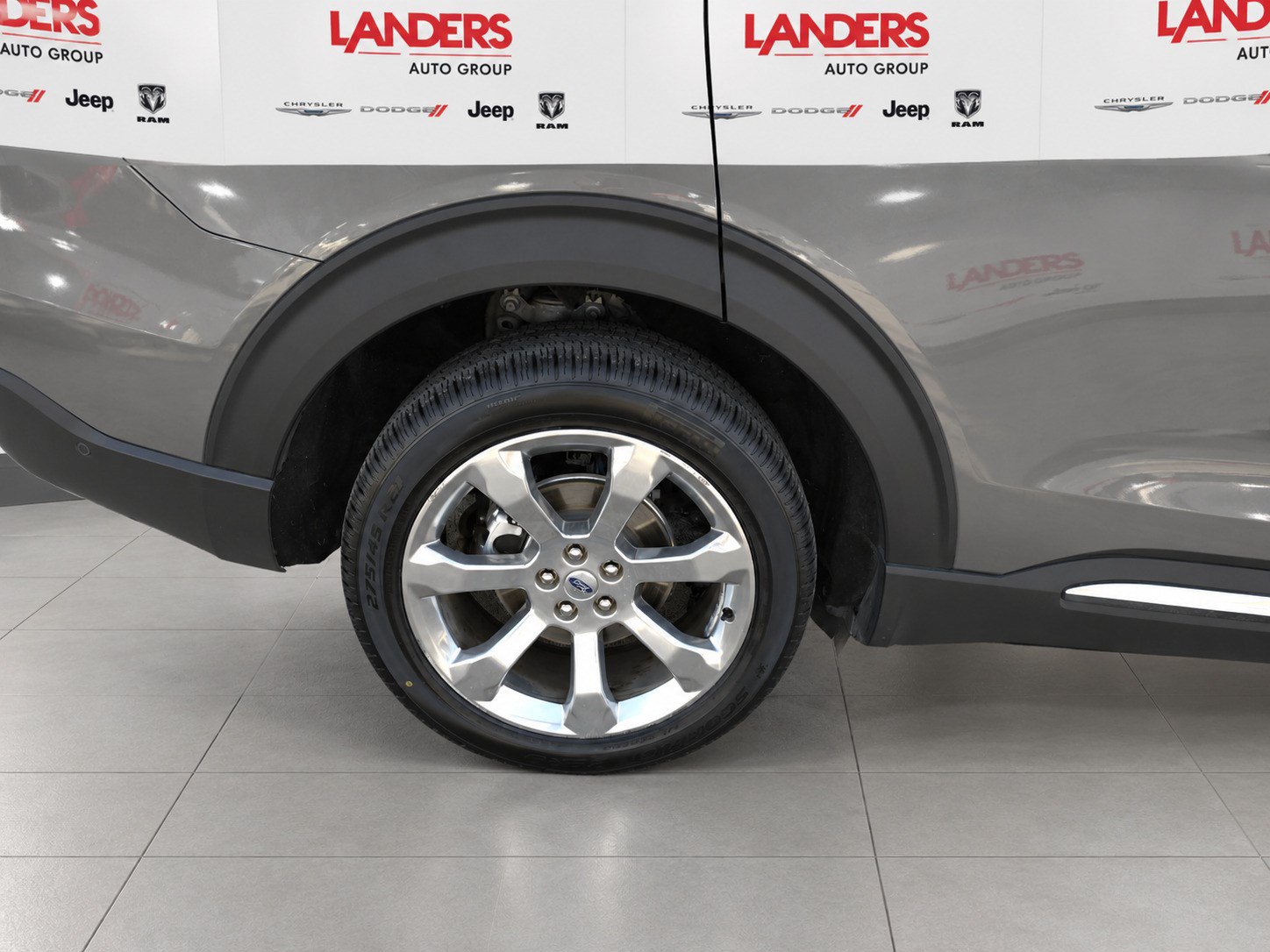 Certified 2020 Ford Explorer Platinum w/ Premium Technology Package AWD/4WD image 8