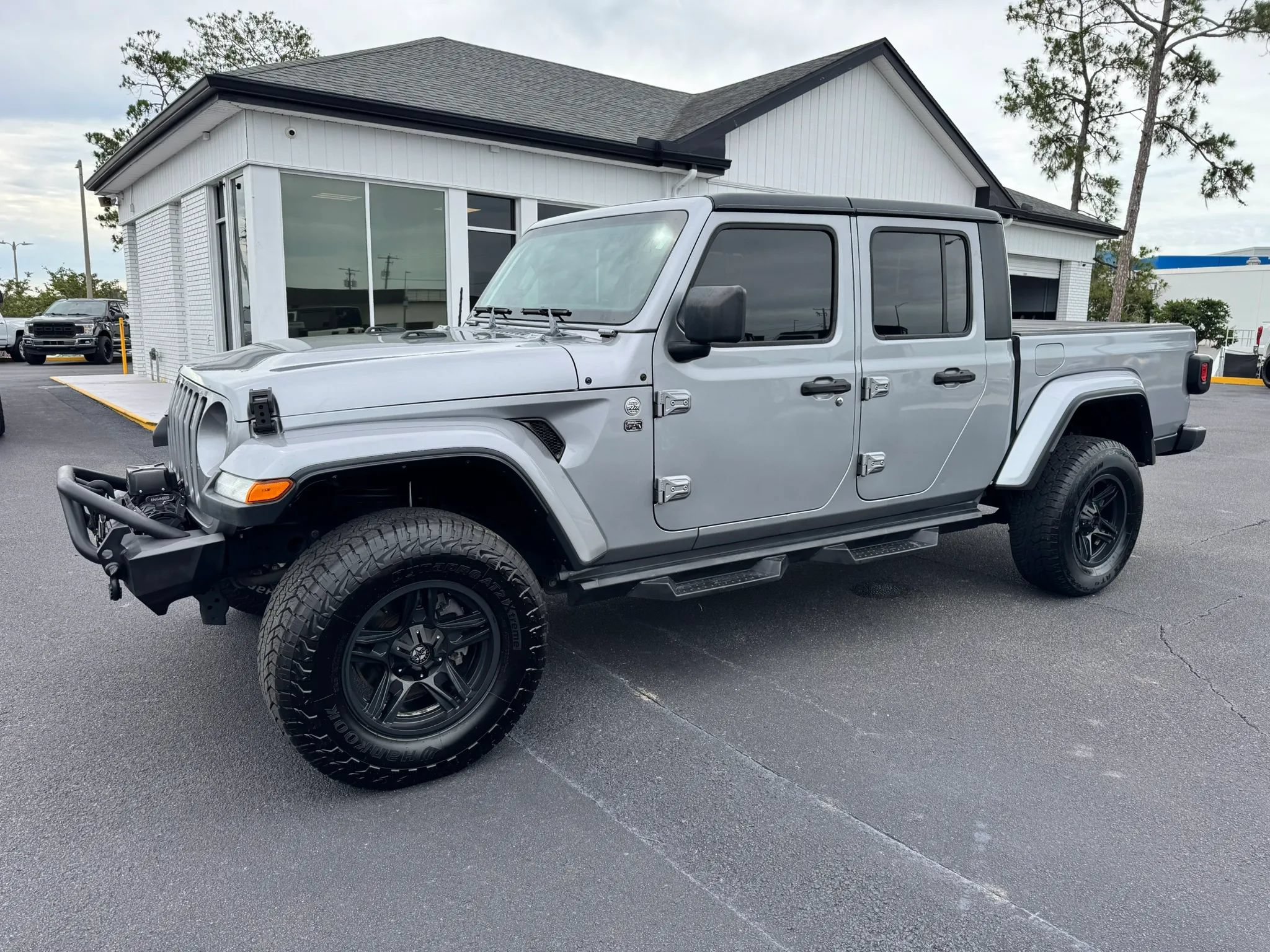Used 2021 Jeep Gladiator Sport AWD/4WD image 1