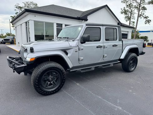 Used 2021 Jeep Gladiator Sport AWD/4WD image 1