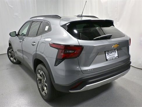 New 2025 Chevrolet Trax LT w/ Driver Confidence Package image 5