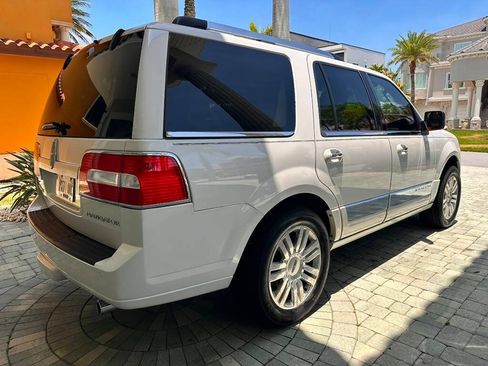 Used 2014 Lincoln Navigator 2WD image 34