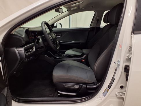 Used 2025 Kia K4 FWD image 24