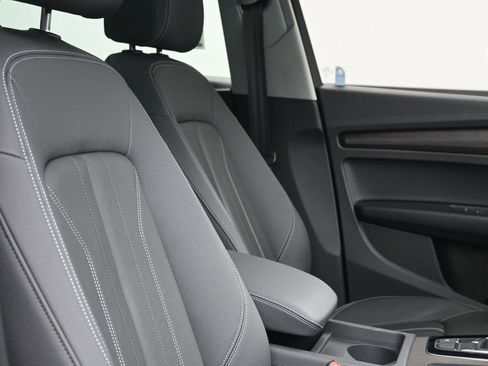 Used 2025 Audi Q5 2.0T Premium image 8
