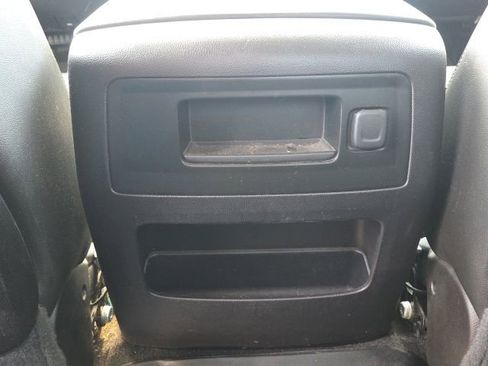 Used 2014 GMC Sierra 1500 SLT w/ Suspension Package, Off-Road image 16