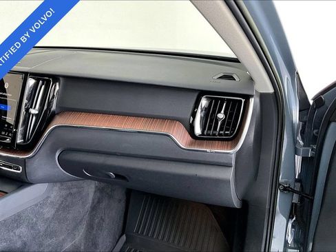 Certified 2023 Volvo XC60 B5 Plus AWD/4WD image 20