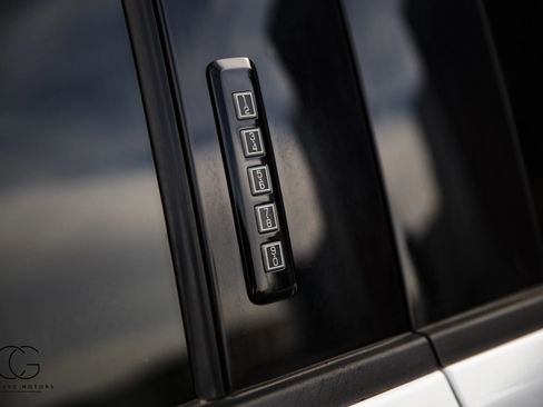 Used 2023 Ford F150 Raptor AWD/4WD image 9