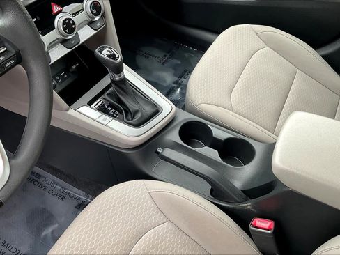 Used 2019 Hyundai Elantra SE image 20