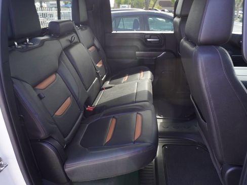 Used 2023 GMC Sierra 3500 AT4 w/ AT4 Preferred Package AWD/4WD image 11