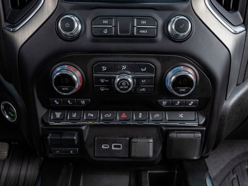 Used 2022 GMC Sierra 3500 Denali w/ Denali Ultimate Package image 26