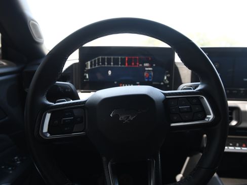 Used 2025 Ford Mustang GT RWD image 23