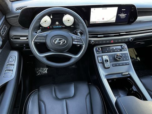 Used 2024 Hyundai Palisade Calligraphy image 10