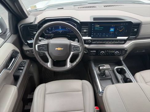 Used 2023 Chevrolet Silverado 1500 LTZ w/ Z71 Off-Road Package AWD/4WD image 15