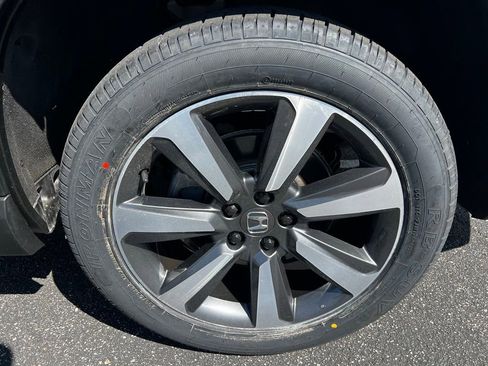 Used 2023 Honda Pilot Touring image 10