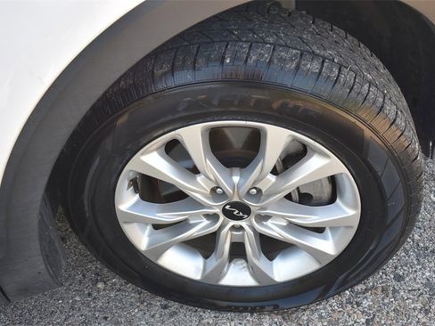 Used 2022 Kia Telluride LX image 14