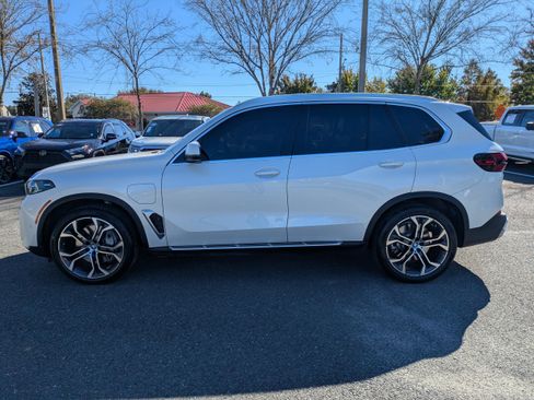Used 2024 BMW X5 xDrive50e w/ Executive Package image 9