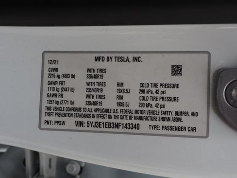 Used 2022 Tesla Model 3 Long Range AWD/4WD image 29