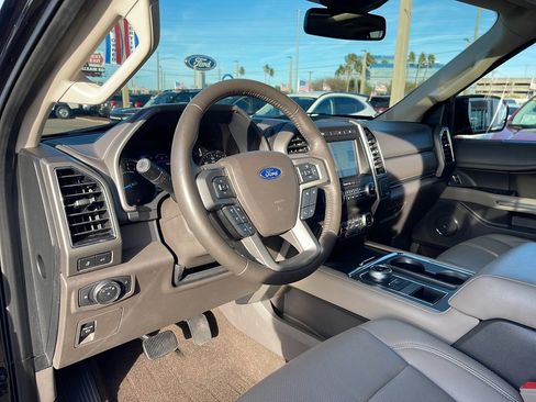 Certified 2021 Ford Expedition XLT image 10