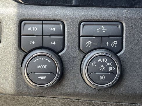 Used 2023 Chevrolet Silverado 1500 RST w/ Convenience Package II AWD/4WD image 31