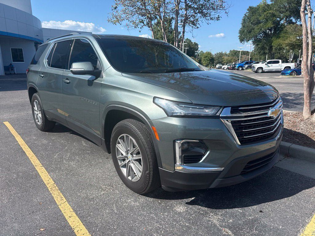 Used 2023 Chevrolet Traverse LT FWD image 1