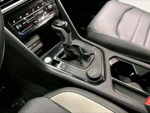 Used 2025 Volkswagen Taos SEL w/ Black Wheel Plus Package image 19