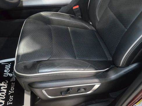 Used 2025 RAM 1500 Laramie image 12