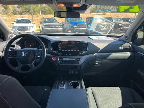 Used 2025 Honda Ridgeline Sport image 20