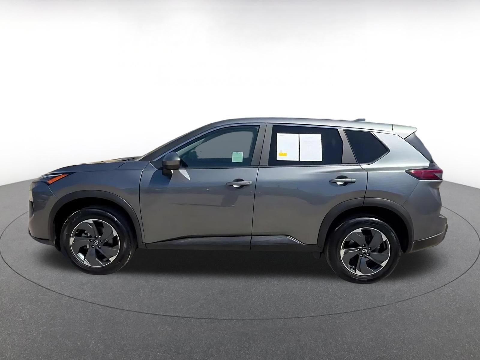 Used 2025 Nissan Rogue SV AWD/4WD image 8