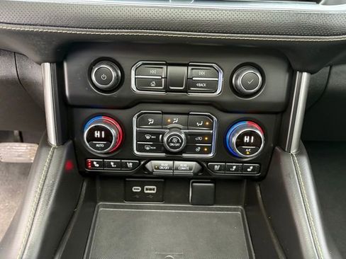 Used 2023 Chevrolet Tahoe Premier w/ Advanced Technology Package image 21