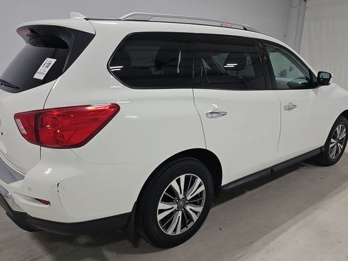Used 2020 Nissan Pathfinder S FWD image 2