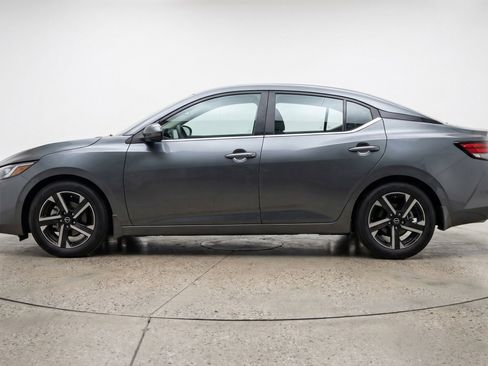 Used 2025 Nissan Sentra SV image 5