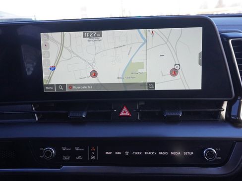 Used 2025 Kia Sportage EX image 44